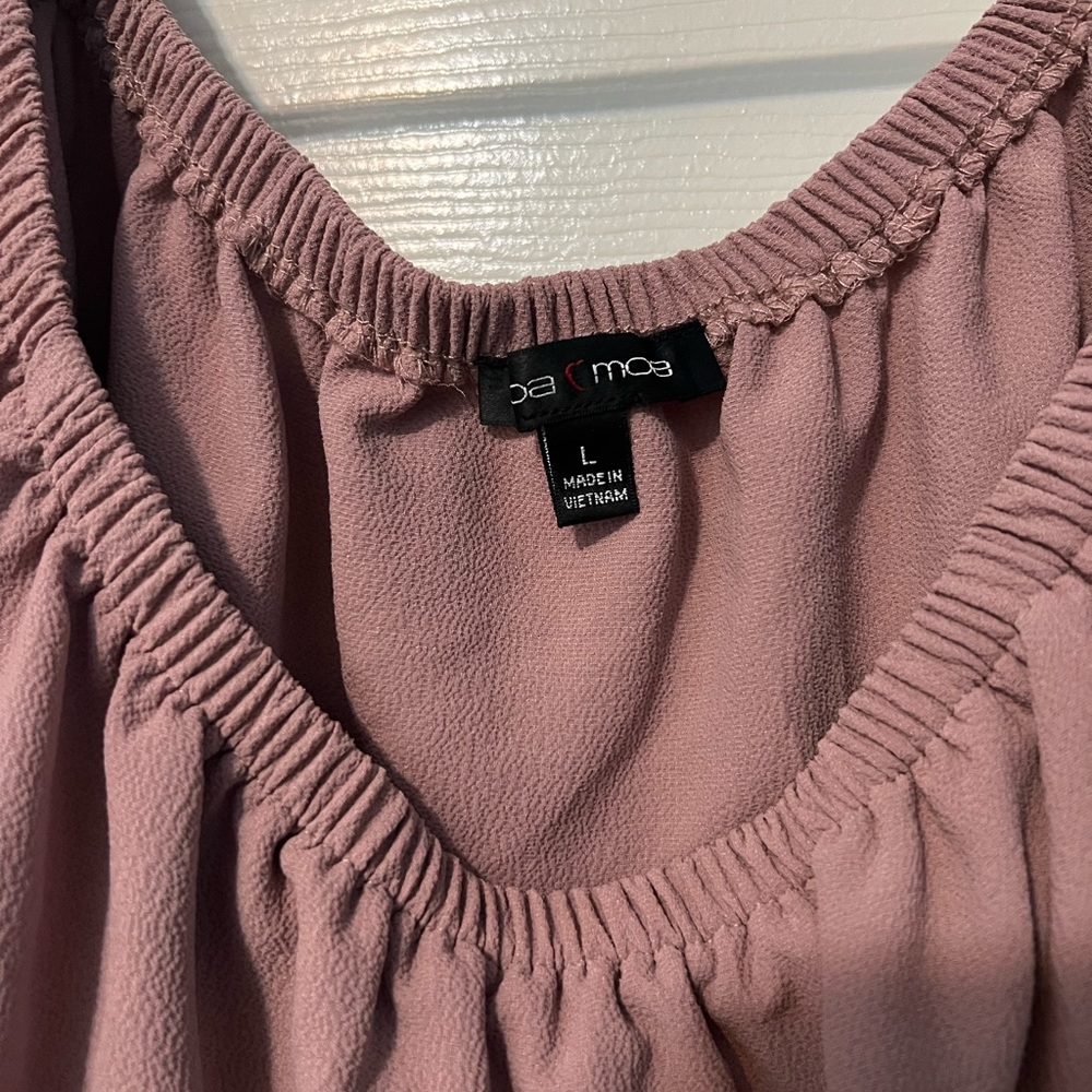Women’s sleeveless flowy top